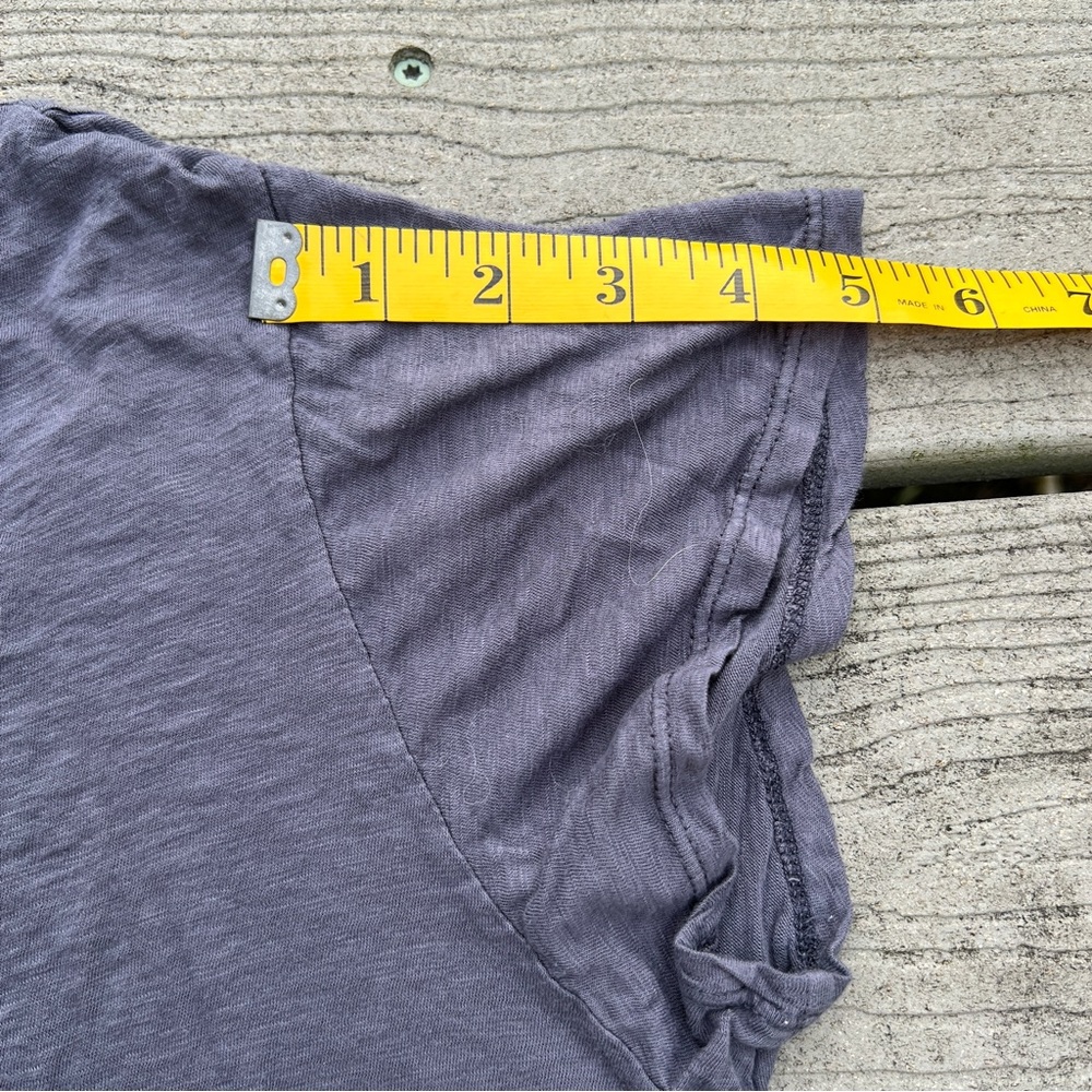 Fresh Produce: Grey Short Sleeve Top w/ Back Cut Outs. Women’s Size Large. - Picture 8 of 10